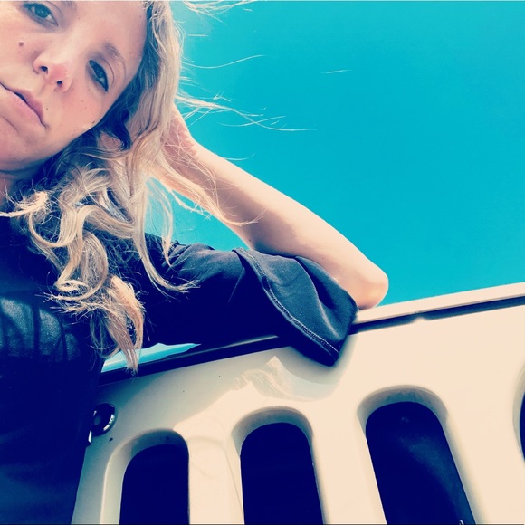 Just another New Yorker wearing all black - Picture 5 of 16